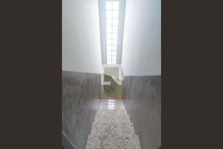 Casa para alugar com 187m², 3 quartos e 2 vagasEscada