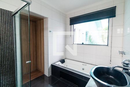 Banheiro da Suíte de casa para alugar com 3 quartos, 187m² em Vila do Encontro, São Paulo