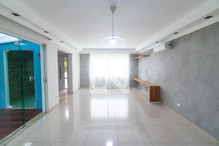 Sala de casa para alugar com 3 quartos, 187m² em Vila do Encontro, São Paulo