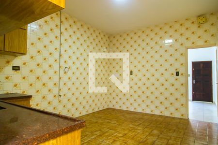 Casa à venda com 100m², 2 quartos e 4 vagas Casa à venda com 100m², 2 quartos e 4 vagasCozinha