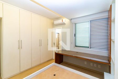 Apartamento para alugar com 123m², 4 quartos e 3 vagasQuarto