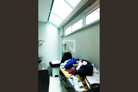 Casa à venda com 165m², 3 quartos e 2 vagas Casa à venda com 165m², 3 quartos e 2 vagasCozinha e Área de Serviço