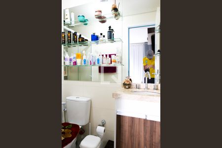 Casa à venda com 165m², 3 quartos e 2 vagas Casa à venda com 165m², 3 quartos e 2 vagasBanheiro da Suite