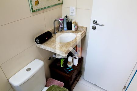 Casa à venda com 165m², 3 quartos e 2 vagas Casa à venda com 165m², 3 quartos e 2 vagasBanheiro Social