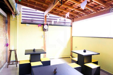 Casa à venda com 165m², 3 quartos e 2 vagas Casa à venda com 165m², 3 quartos e 2 vagasCobertura