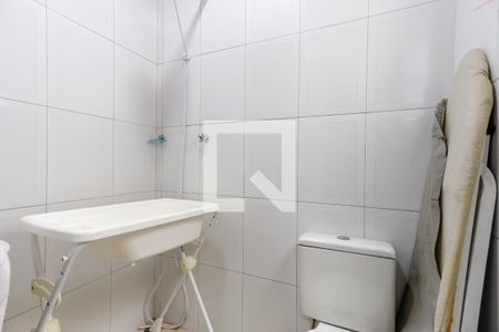 Casa de condomínio à venda com 90m², 2 quartos e 1 vaga Casa de condomínio à venda com 90m², 2 quartos e 1 vagaBanheiro da Suíte 2