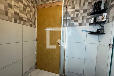 Banheiro de apartamento à venda com 2 quartos, 52m² em Santo Afonso, Novo Hamburgo