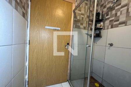 Banheiro de apartamento à venda com 2 quartos, 52m² em Santo Afonso, Novo Hamburgo