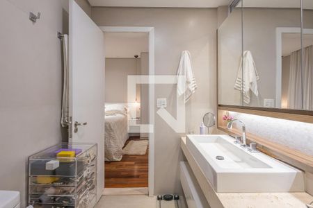 Apartamento à venda com 120m², 3 quartos e 1 vaga Apartamento à venda com 120m², 3 quartos e 1 vagaBanheiro da Suíte