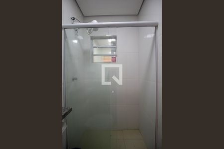 Banheiro de apartamento para alugar com 1 quarto, 30m² em Jardim Helena, São Paulo