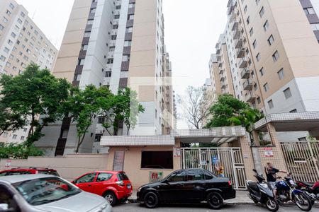 Apartamento para alugar com 48m², 2 quartos e 1 vaga Apartamento para alugar com 48m², 2 quartos e 1 vagaFachada