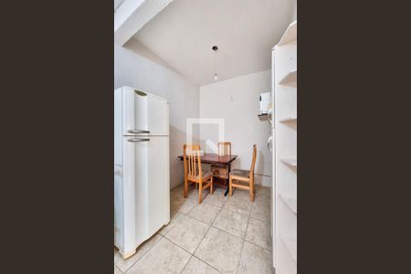 Cozinha / Lavanderia de kitnet/studio para alugar com 1 quarto, 44m² em Parque Res. Flamboyant, São José dos Campos