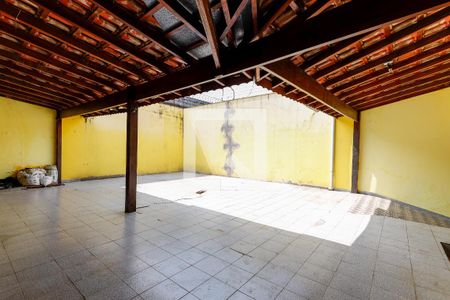 Casa para alugar com 230m², 3 quartos e 5 vagas Casa para alugar com 230m², 3 quartos e 5 vagasQuintal e Área de Serviço