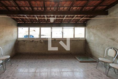 Casa à venda com 200m², 3 quartos e 2 vagasTerraço