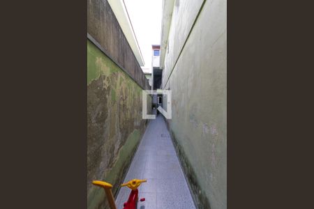 Casa à venda com 200m², 3 quartos e 2 vagasCorredor externo