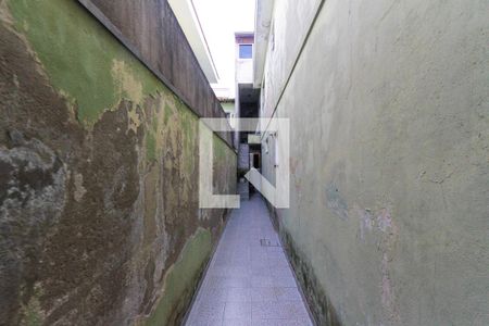 Casa à venda com 200m², 3 quartos e 2 vagasCorredor externo