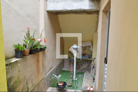 Casa de condomínio à venda com 135m², 3 quartos e 1 vagaQuintal - Casa 1