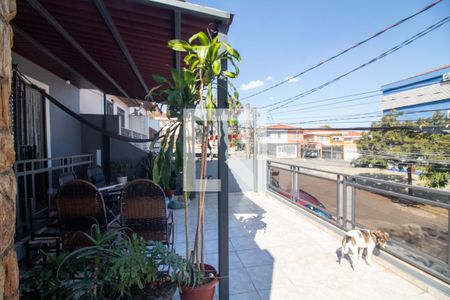 Casa à venda com 115m², 3 quartos e 2 vagasVaranda