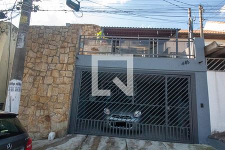 Casa à venda com 115m², 3 quartos e 2 vagasFachada