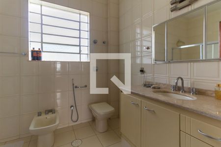 Casa para alugar com 308m², 5 quartos e 10 vagasBanheiro1