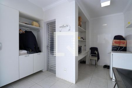 Casa para alugar com 790m², 4 quartos e 6 vagasÁrea de Serviço