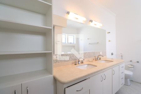 Casa para alugar com 790m², 4 quartos e 6 vagasBanheiro da Suíte 2