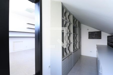 Casa para alugar com 790m², 4 quartos e 6 vagasDetalhe Biblioteca