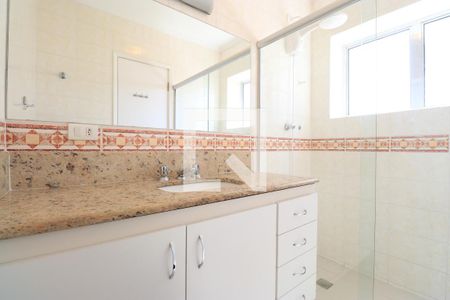 Casa para alugar com 790m², 4 quartos e 6 vagasBanheiro da Suíte 1