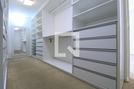 Casa para alugar com 790m², 4 quartos e 6 vagasCloset 1 da suíte 2