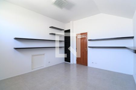 Casa para alugar com 790m², 4 quartos e 6 vagasBiblioteca