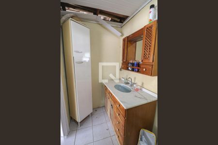 Casa à venda com 200m², 4 quartos e 3 vagasBanheiro 4 - Galpão