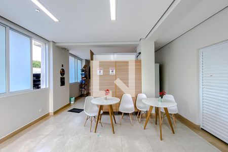 Apartamento para alugar com 68m², 2 quartos e 1 vagaÁrea comum - Salão de festas