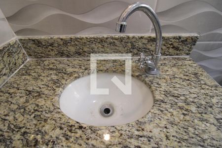 Casa de condomínio à venda com 120m², 3 quartos e 2 vagasBanheiro Social