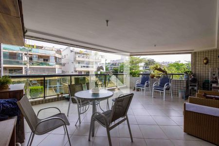 Apartamento à venda com 113m², 3 quartos e 2 vagas Apartamento à venda com 113m², 3 quartos e 2 vagasVaranda