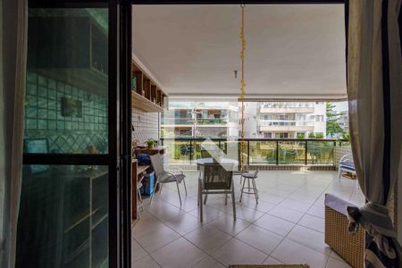 Apartamento à venda com 113m², 3 quartos e 2 vagas Apartamento à venda com 113m², 3 quartos e 2 vagasVaranda