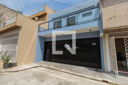Casa para alugar com 175m², 3 quartos e 2 vagas Casa para alugar com 175m², 3 quartos e 2 vagasFachada