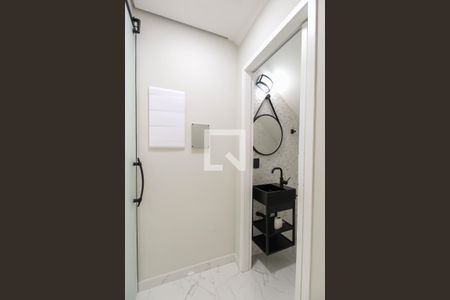 Lavabo de casa para alugar com 3 quartos, 175m² em Vila Gomes Cardim, São Paulo