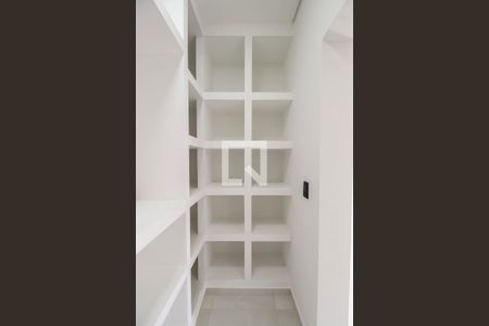 Casa para alugar com 175m², 3 quartos e 2 vagas Casa para alugar com 175m², 3 quartos e 2 vagasCloset da Suíte 3