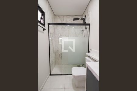 Casa para alugar com 175m², 3 quartos e 2 vagas Casa para alugar com 175m², 3 quartos e 2 vagasBanheiro da Suíte 2
