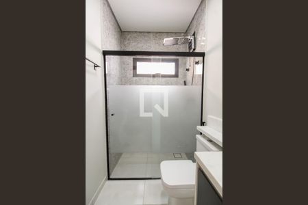 Casa para alugar com 175m², 3 quartos e 2 vagas Casa para alugar com 175m², 3 quartos e 2 vagasBanheiro da Suíte 1