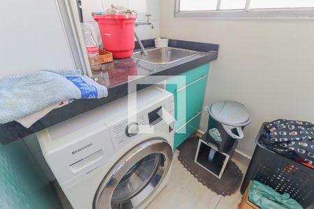 Apartamento à venda com 103m², 2 quartos e 1 vaga Apartamento à venda com 103m², 2 quartos e 1 vagaCozinha e Área de Serviço