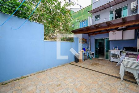 Casa à venda com 83m², 2 quartos e 1 vagaQuintal