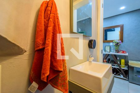 Lavabo de casa à venda com 2 quartos, 83m² em Guarujá, Porto Alegre