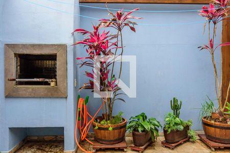 Casa à venda com 83m², 2 quartos e 1 vagaQuintal