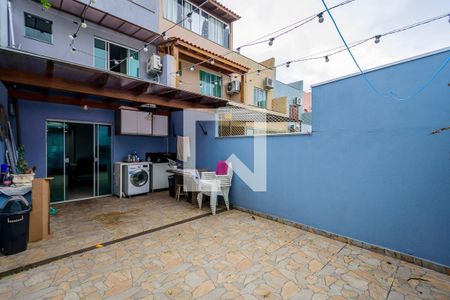Casa à venda com 83m², 2 quartos e 1 vagaQuintal