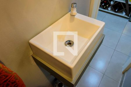 Lavabo de casa à venda com 2 quartos, 83m² em Guarujá, Porto Alegre