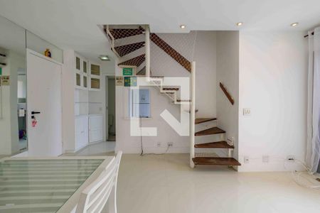 Sala de apartamento para alugar com 2 quartos, 64m² em Barra da Tijuca, Rio de Janeiro