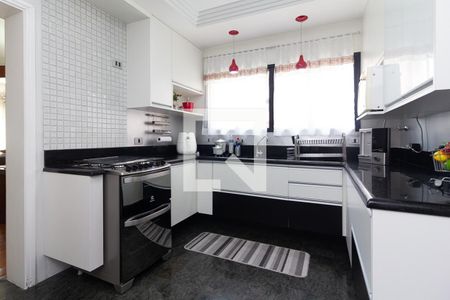 Apartamento à venda com 216m², 4 quartos e 3 vagasCozinha