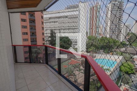Apartamento à venda com 216m², 4 quartos e 3 vagasVaranda