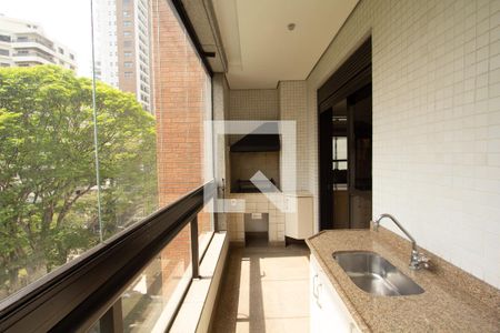 Apartamento à venda com 335m², 4 quartos e 6 vagasVaranda